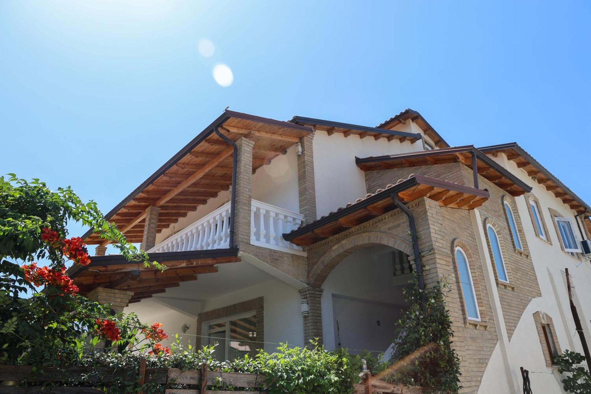 Villa Lejzo - Swimming Pool Berat Exterior photo
