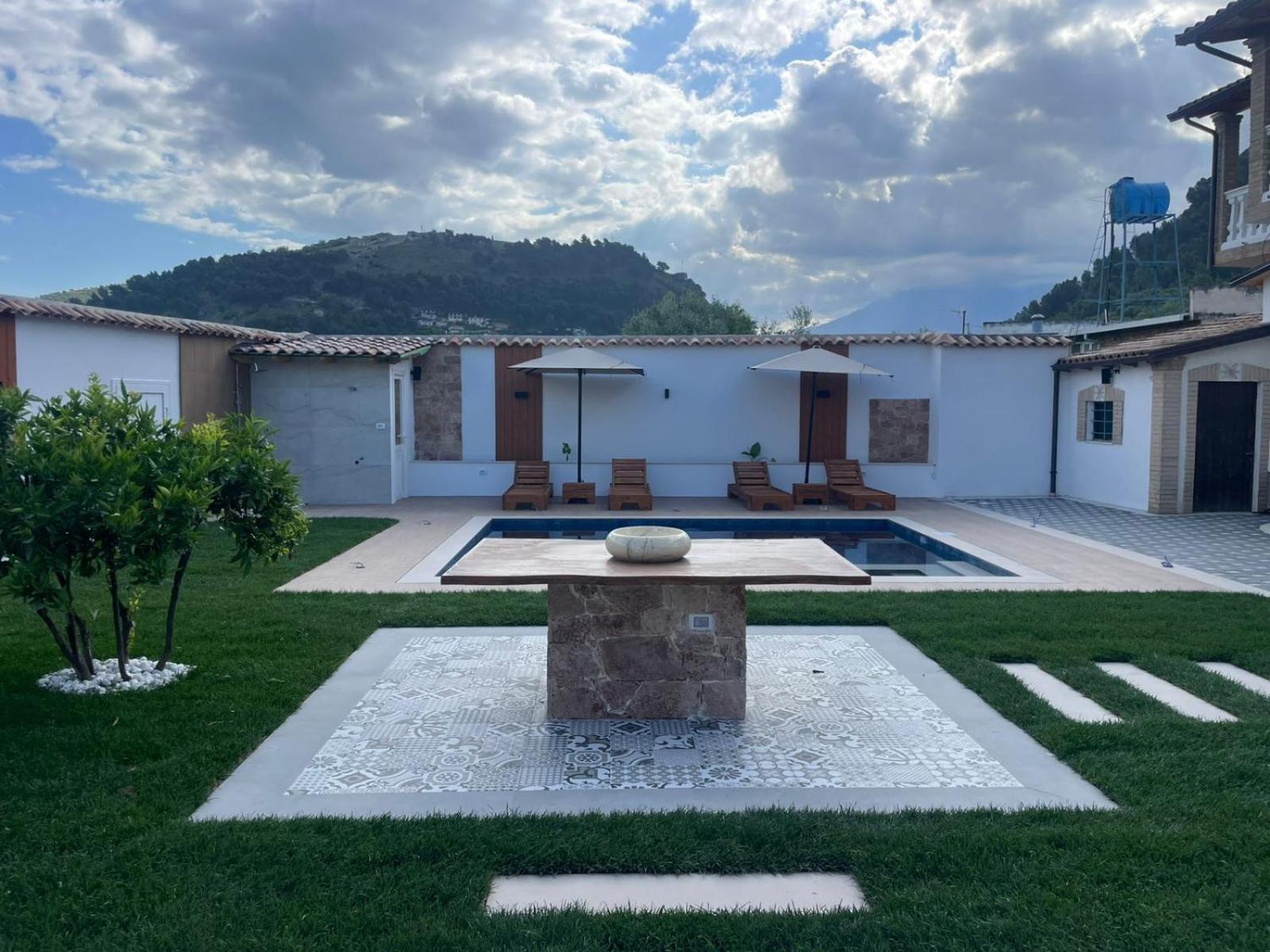 Villa Lejzo - Swimming Pool Berat Exterior photo